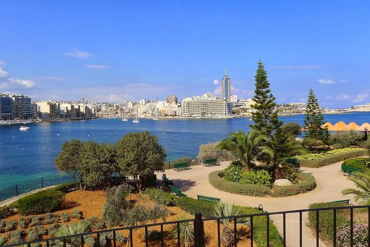 Apartment With Pool Sliema Malta