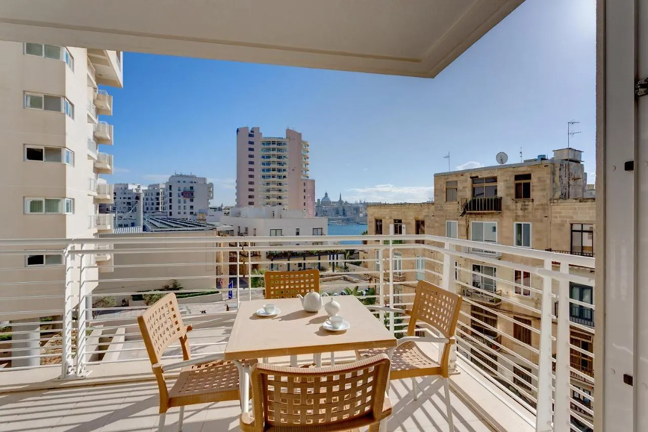 Apartment With Pool Sliema