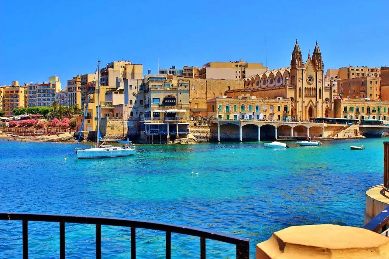 Apartment With Pool Sliema