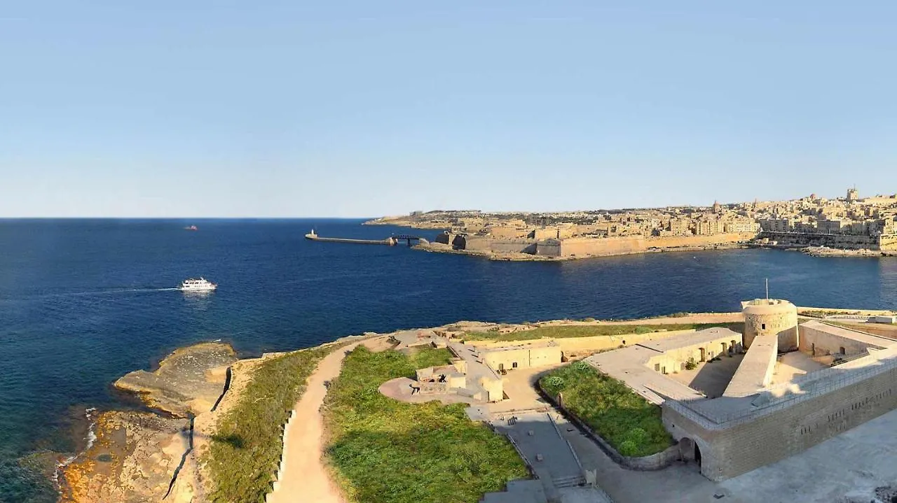 Apartment With Pool Sliema