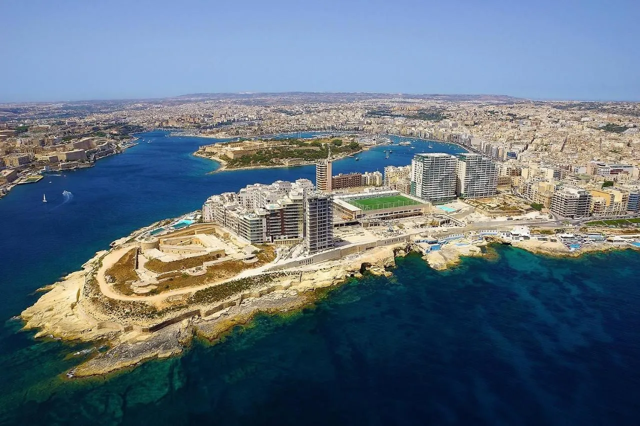 Apartment With Pool Sliema
